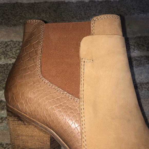 ALDO Tan Block Heel Booties  Size 6.5 - Picture 9 of 11